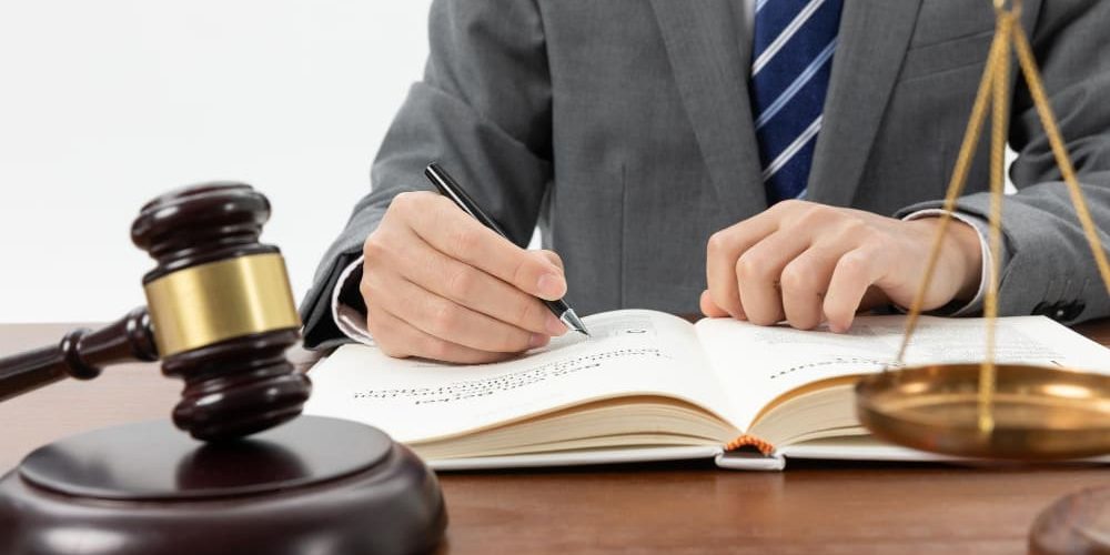 La importancia de tener un abogado para empresas