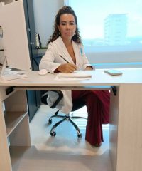 Dra. Karaly Castillo Ginecóloga y Obstetra en Cancún